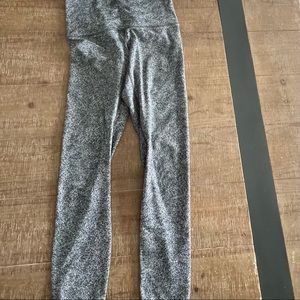 Lululemon - grey leggings - size 8